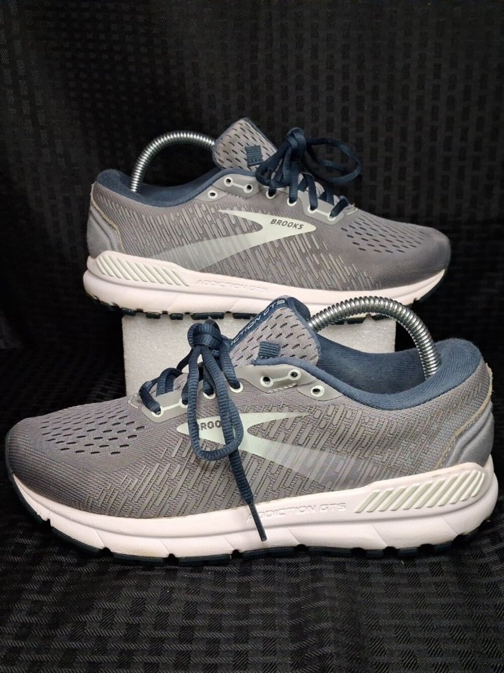 Brooks Addiction GTS 15 Women’s Running Sneakers Wide Gray/Navy/Aqua 8.5D